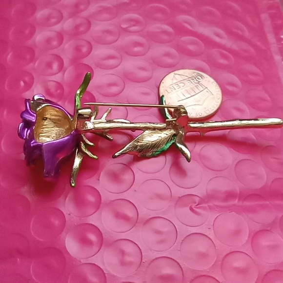 💗Gorgeous!/ PURPLE ROSE BROOCH 🌹💕 - Picture 6 of 7